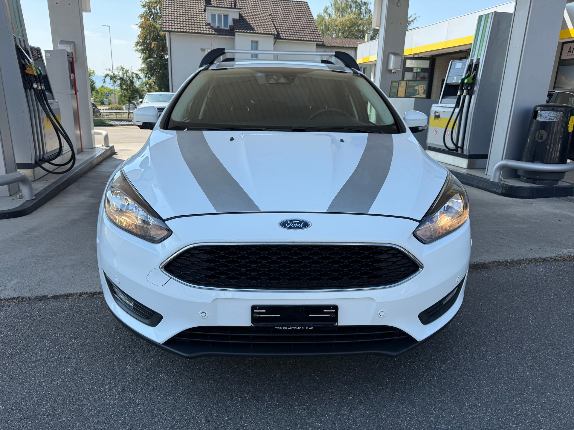 FORD Focus 1.0 SCTi Titanium-image-0
