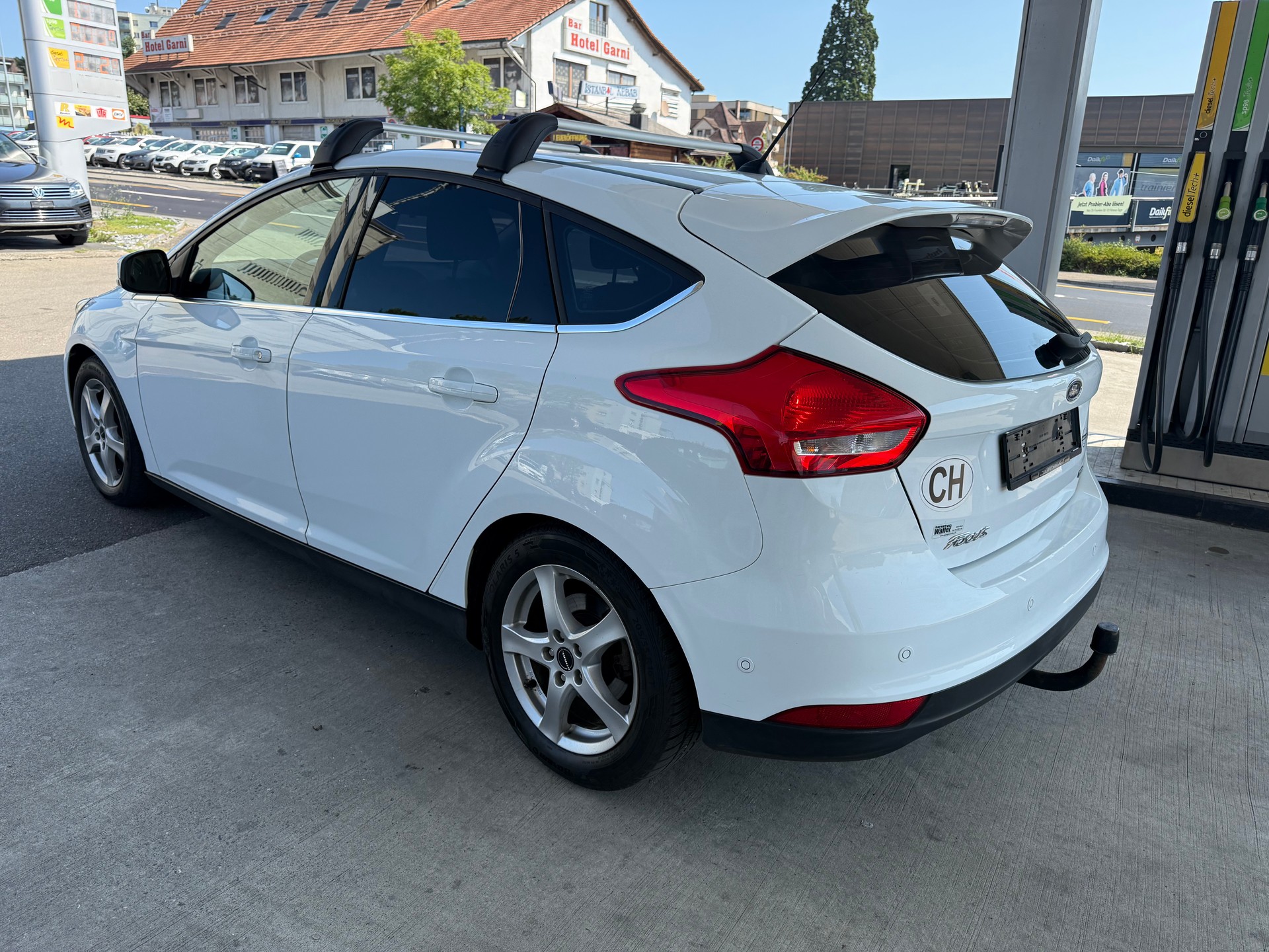 FORD Focus 1.0 SCTi Titanium-image-4