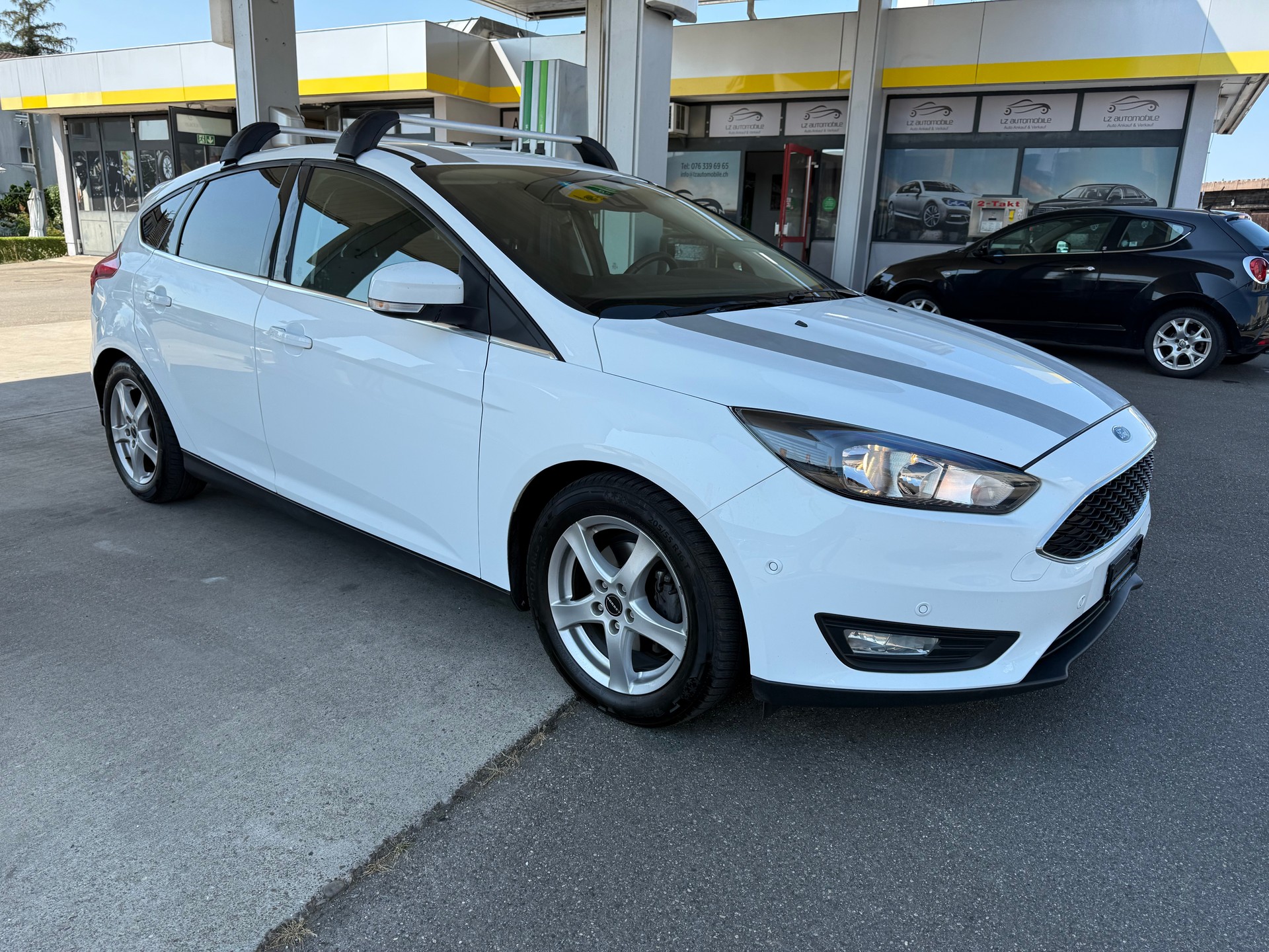 FORD Focus 1.0 SCTi Titanium-image-2