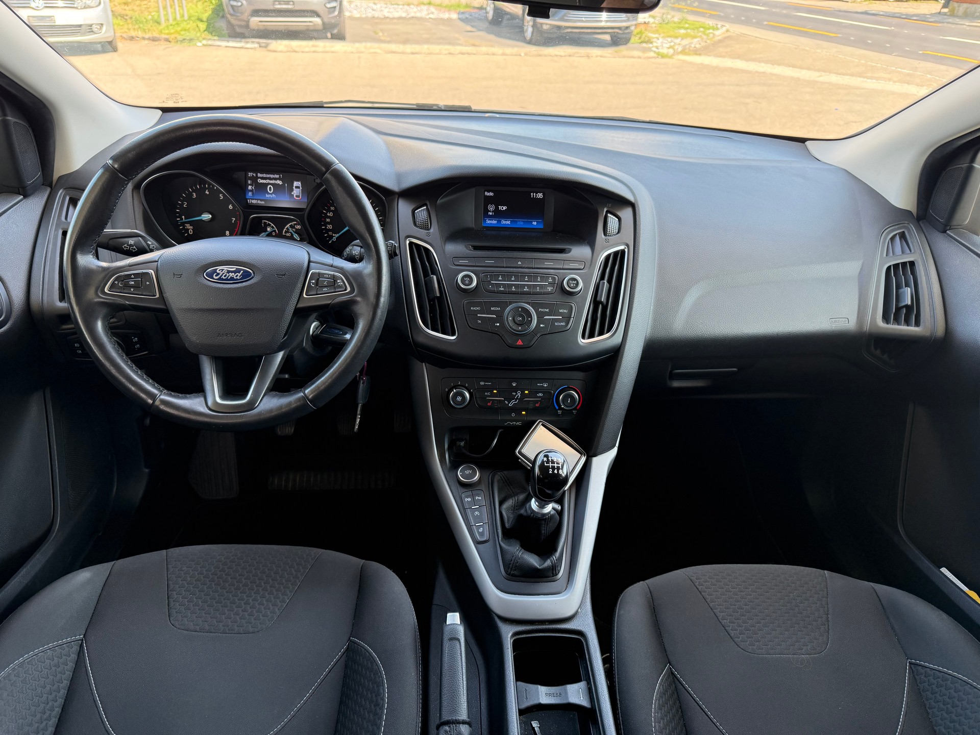 FORD Focus 1.0 SCTi Titanium-image-6