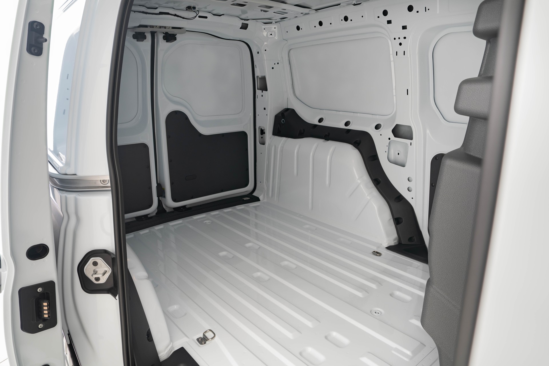 FORD Grand Transit Connect Kaw. 2.0 EcoBlue 122PS Trend 4x4-image-27