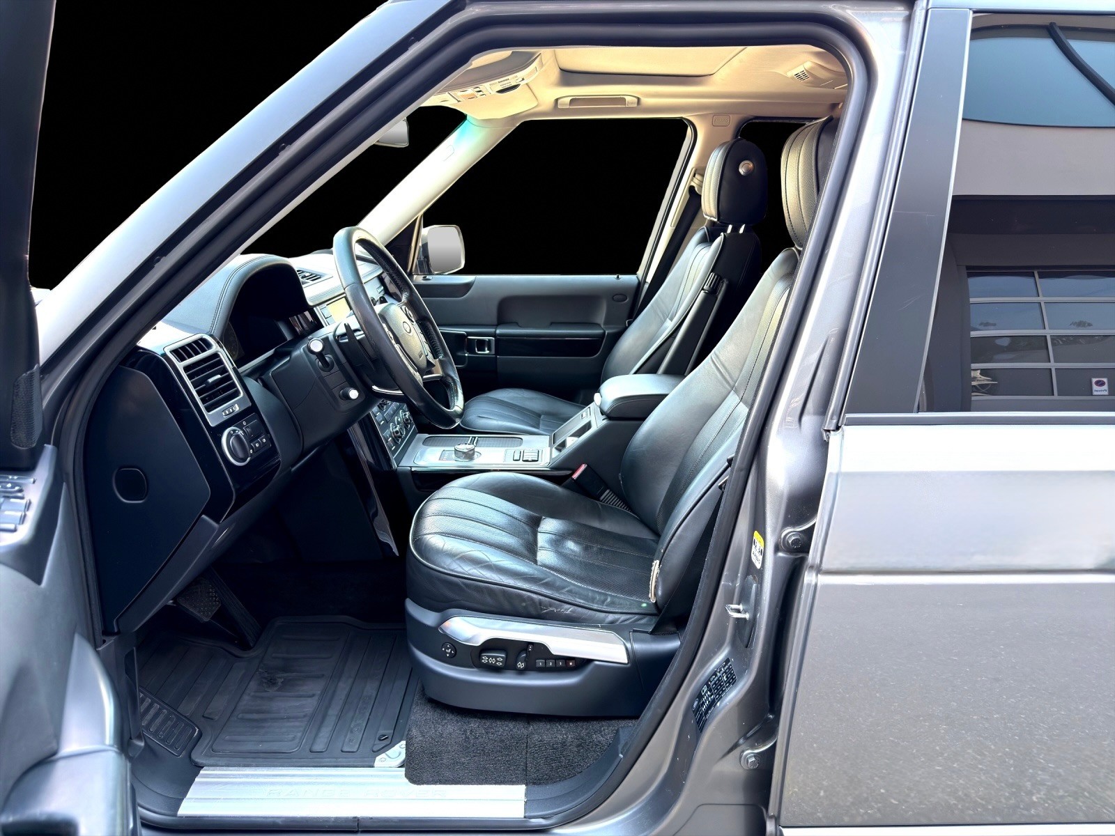LAND ROVER Range Rover 4.4 TDV8 Vogue Automatic-image-9