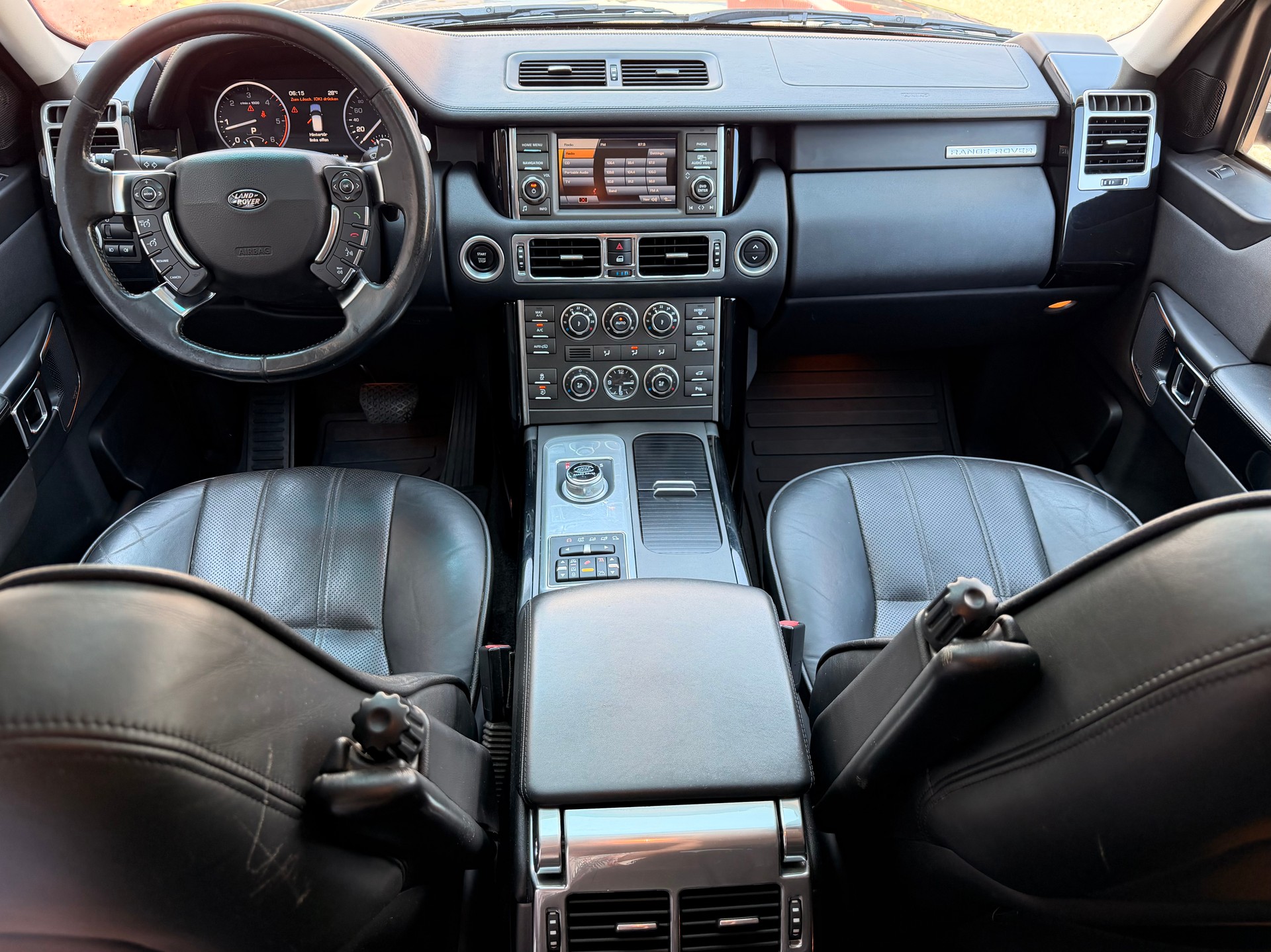 LAND ROVER Range Rover 4.4 TDV8 Vogue Automatic-image-13