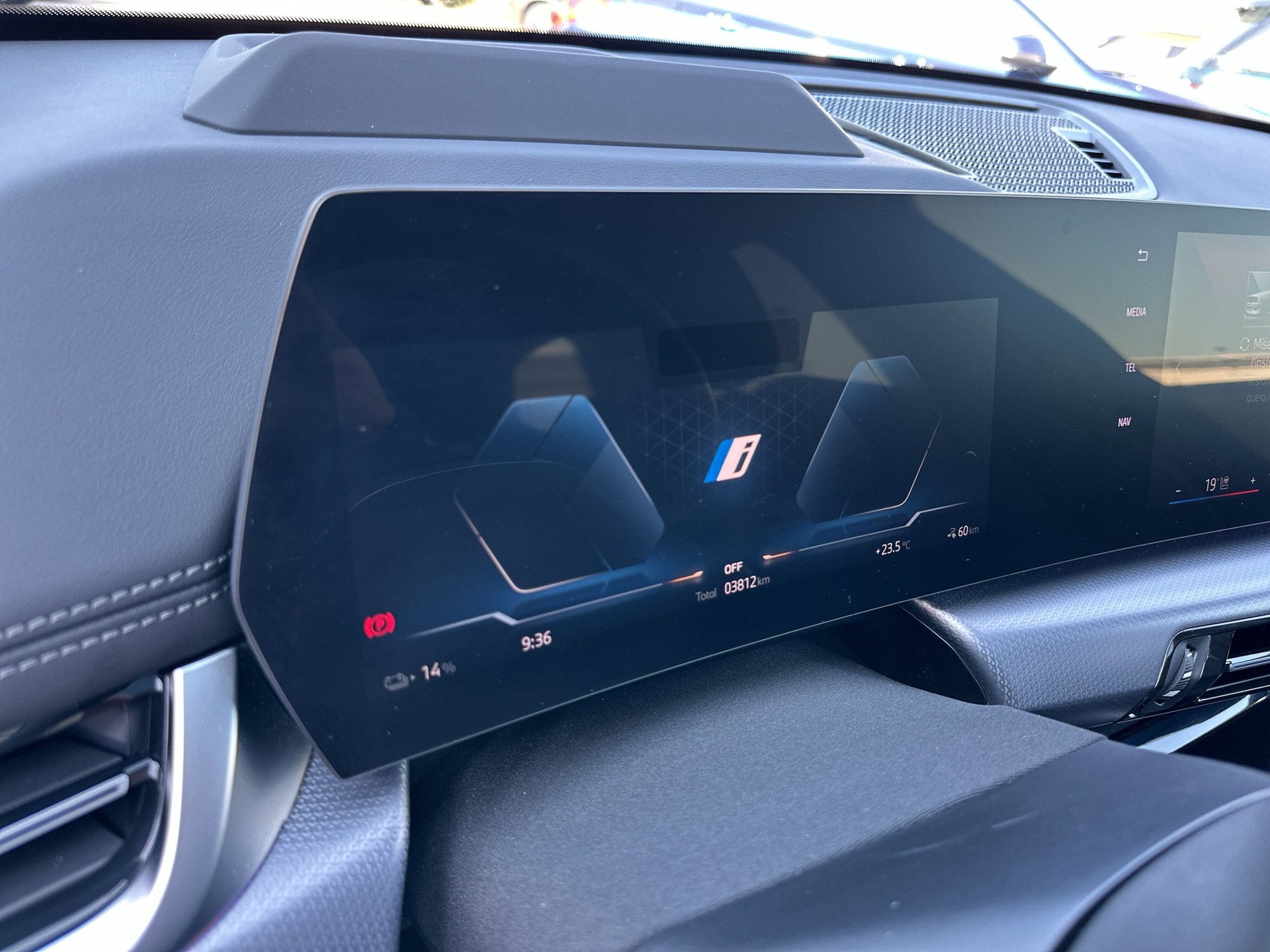 BMW iX1 xDrive 30 M Sport Pro-image-13