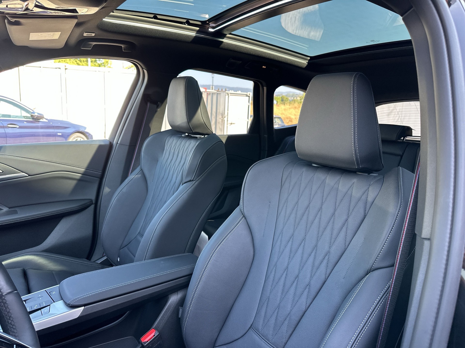 BMW iX1 xDrive 30 M Sport Pro-image-9