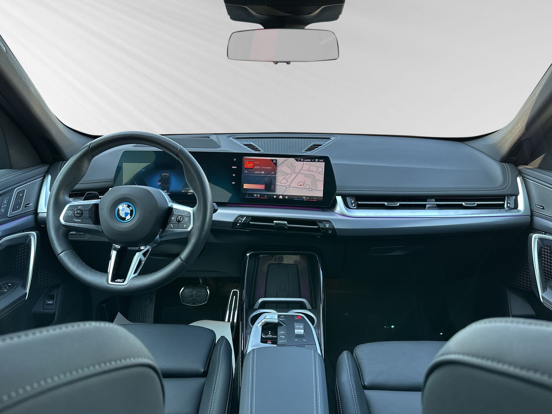 BMW iX1 xDrive 30 M Sport Pro-image-5