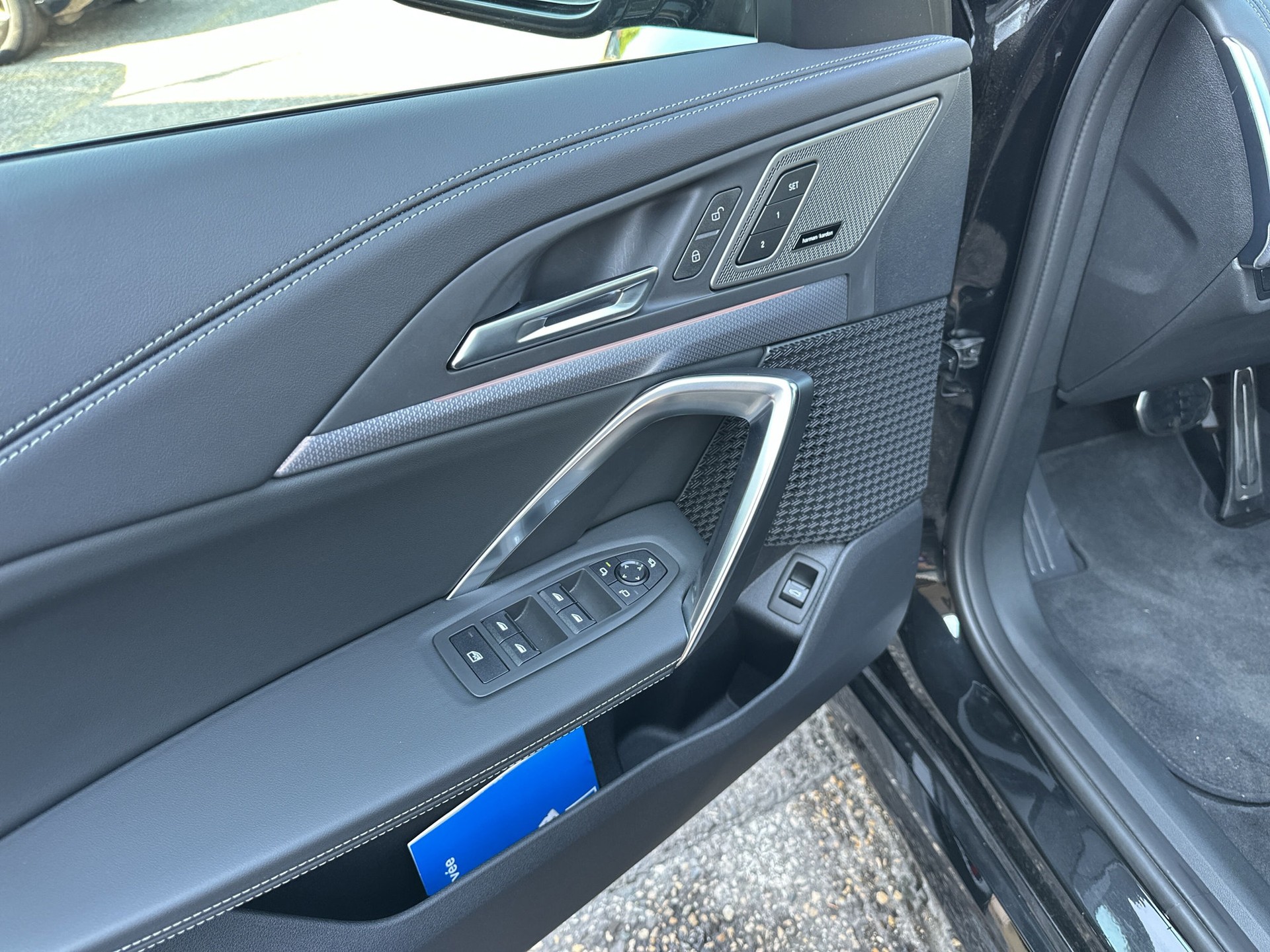 BMW iX1 xDrive 30 M Sport Pro-image-16