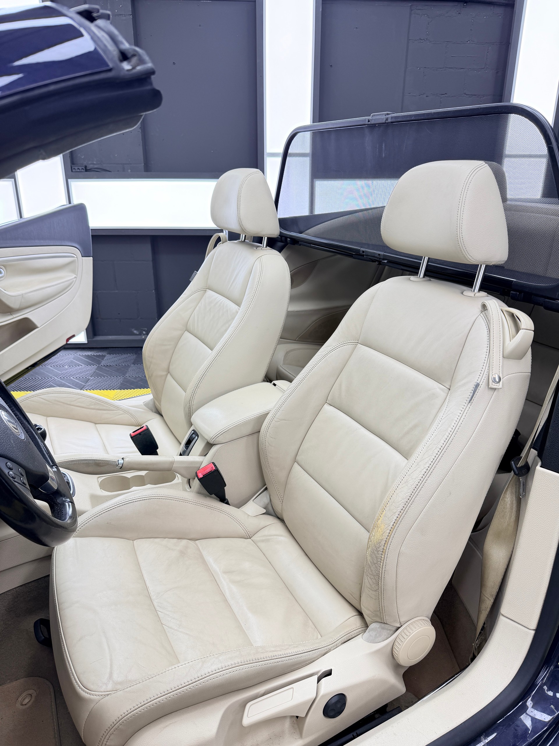 VW Eos 2.0 TDI-image-9