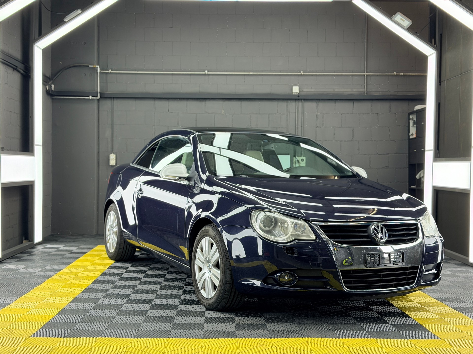 VW Eos 2.0 TDI-image-0