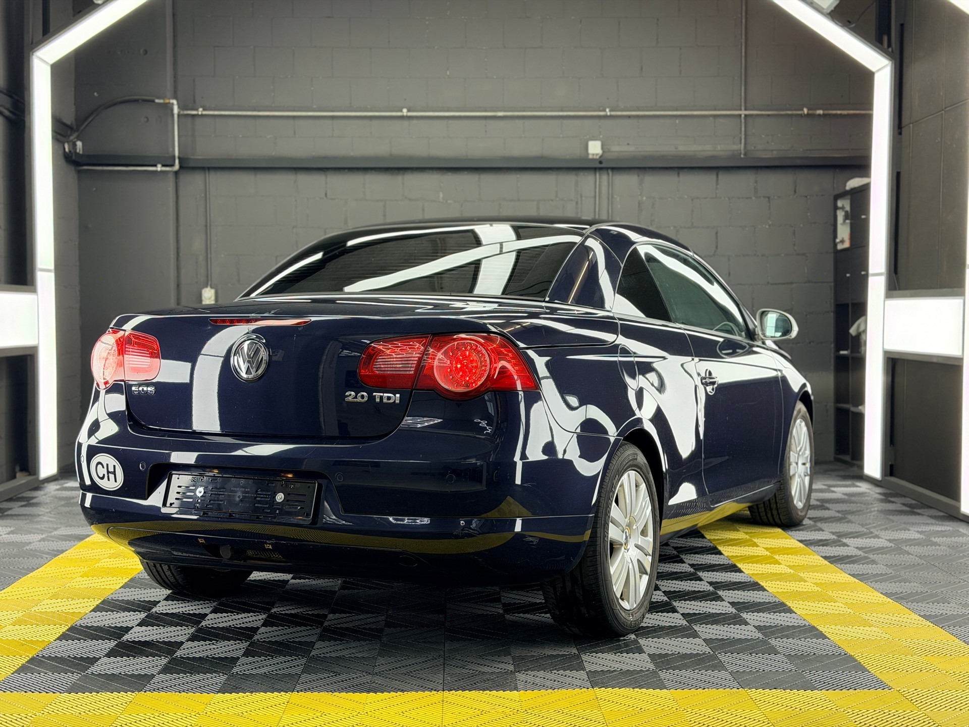 VW Eos 2.0 TDI-image-5