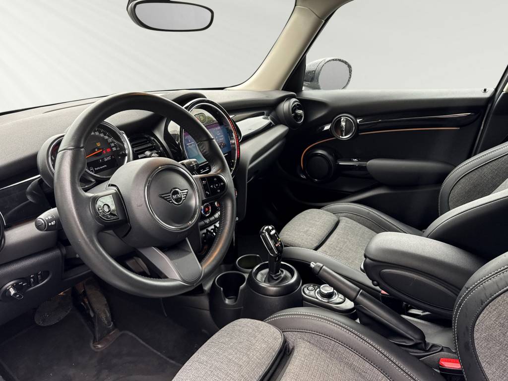 MINI Cooper Steptronic DKG-image-4