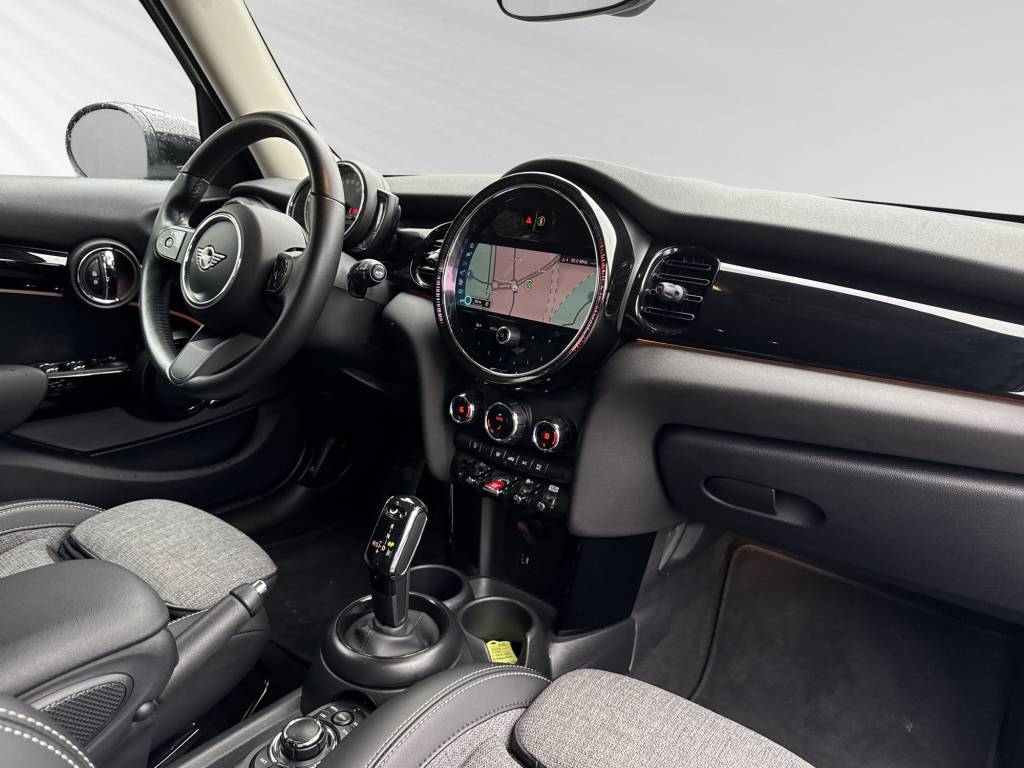 MINI Cooper Steptronic DKG-image-5