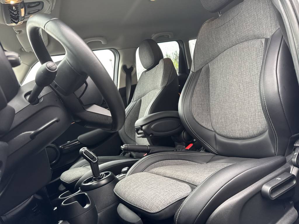 MINI Cooper Steptronic DKG-image-10