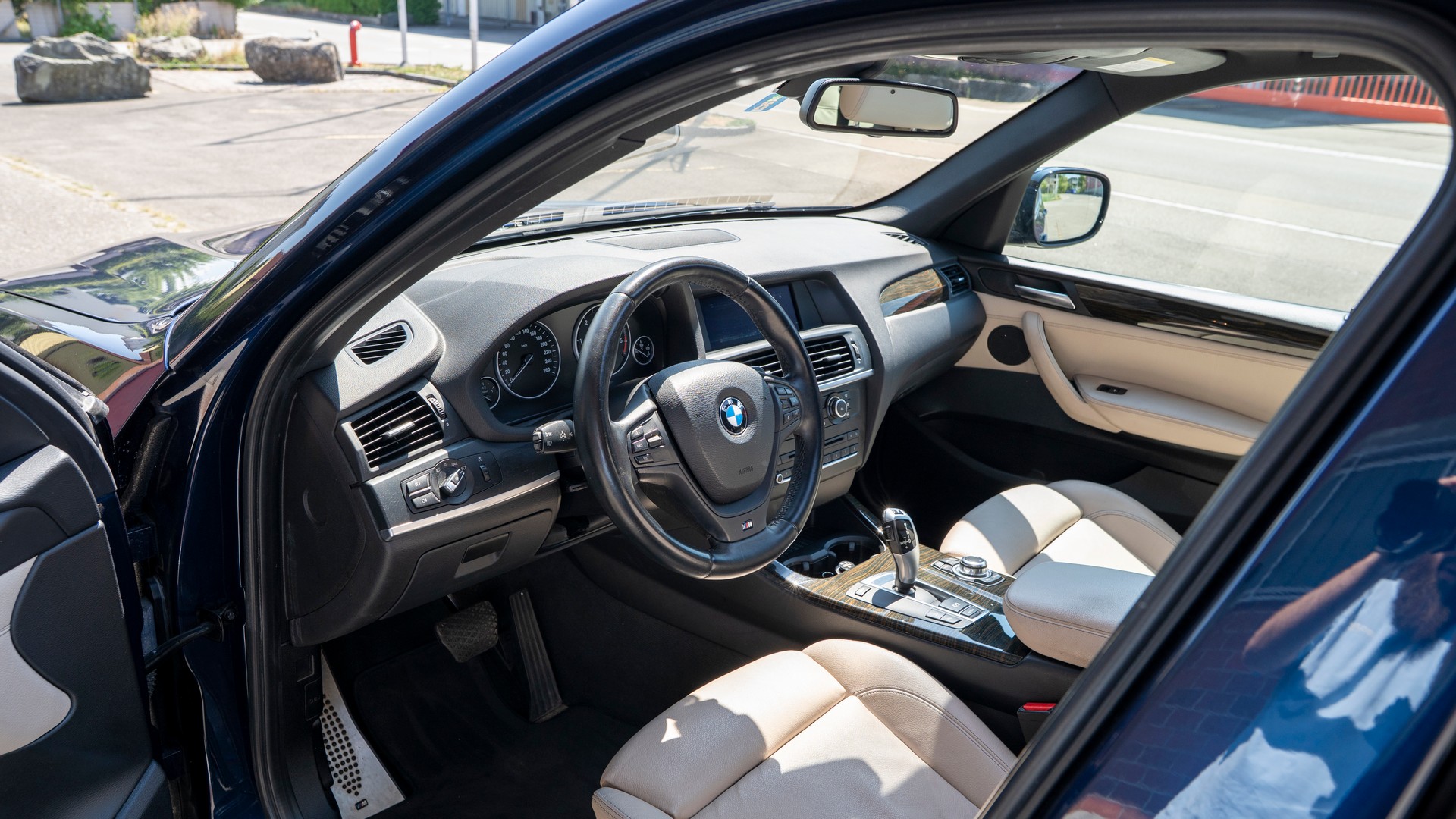BMW 20d xDrive M-Sportpaket-image-4