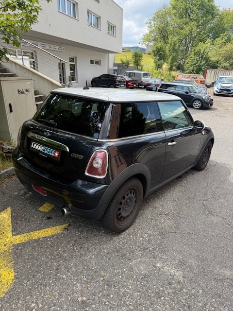 MINI Cooper-image-4