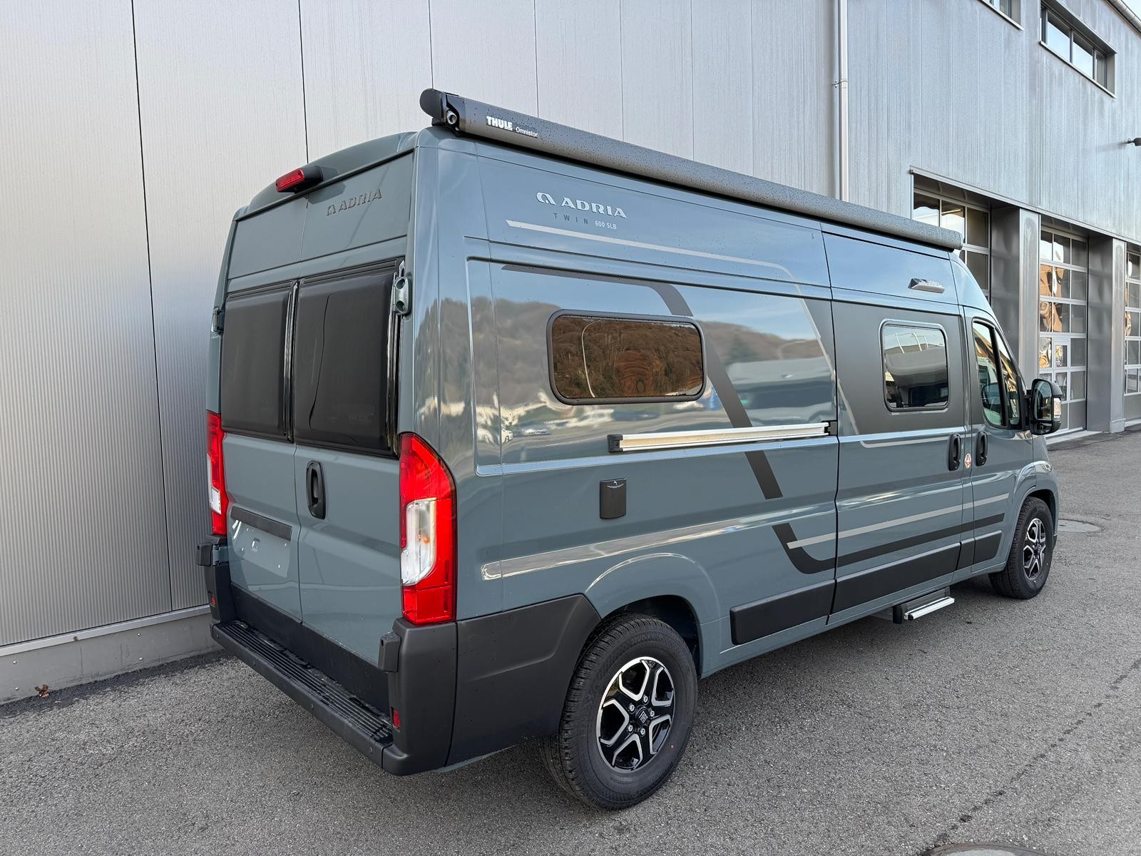 ADRIA Twin 600 SLB-image-1