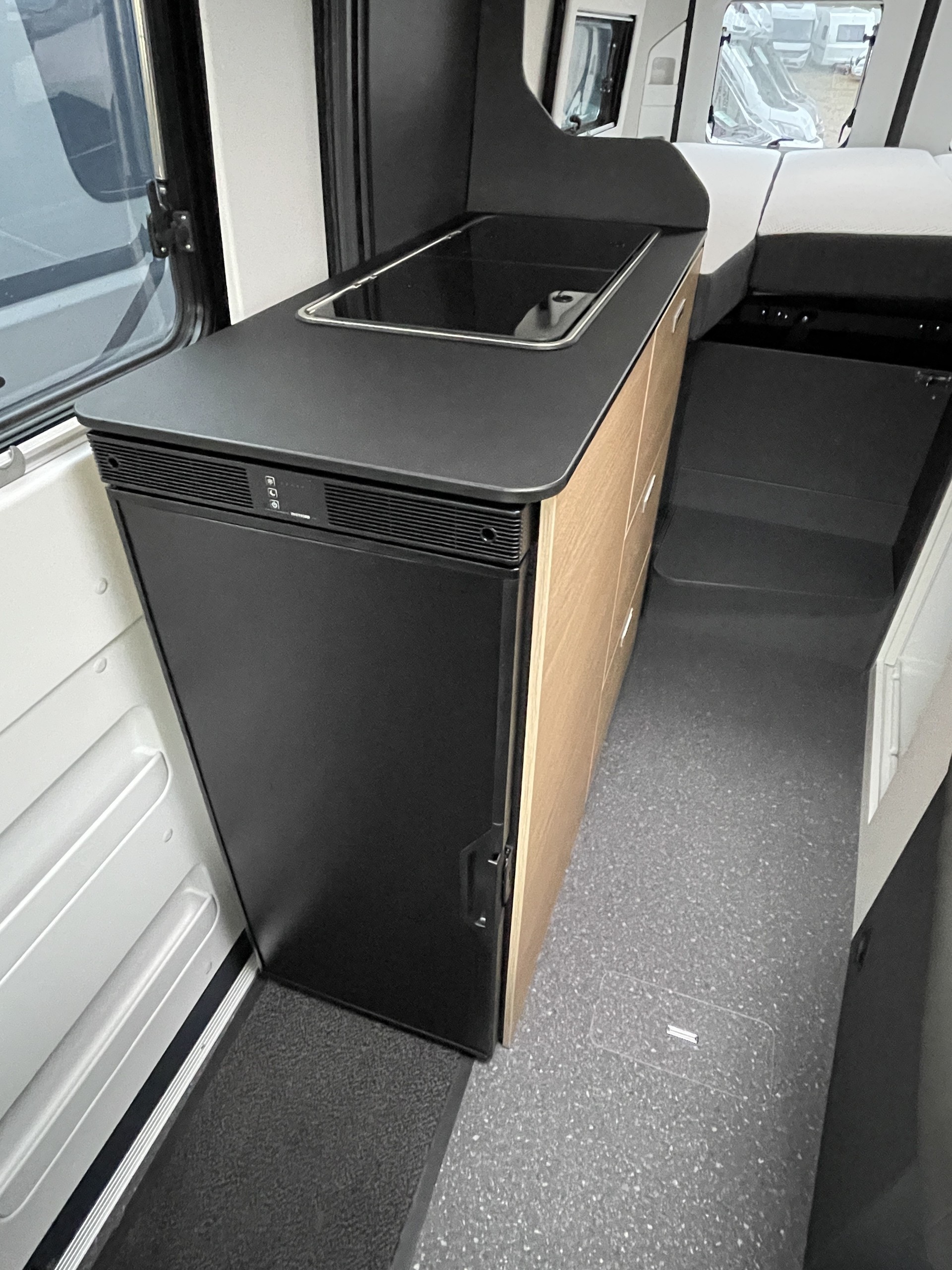 ADRIA Twin 600 SLB-image-10