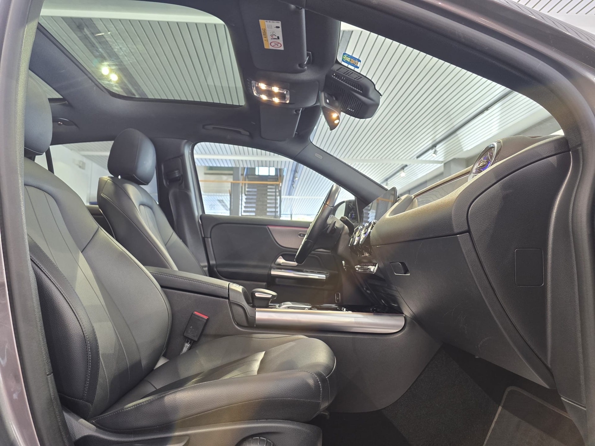 MERCEDES-BENZ GLA 250e Progressive 8G-DCT-image-21