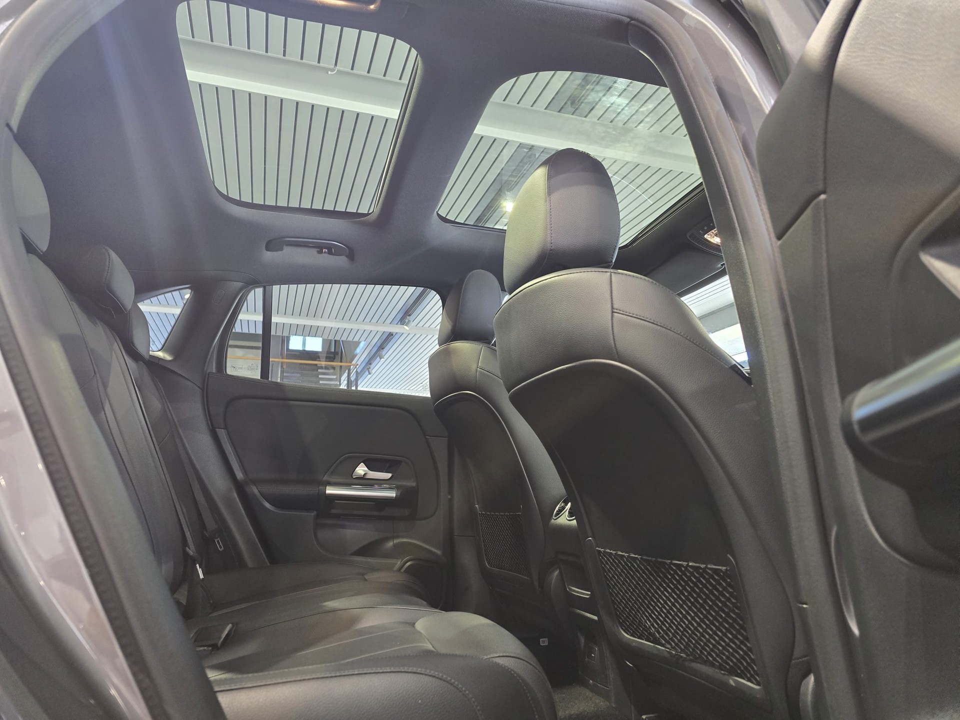 MERCEDES-BENZ GLA 250e Progressive 8G-DCT-image-22