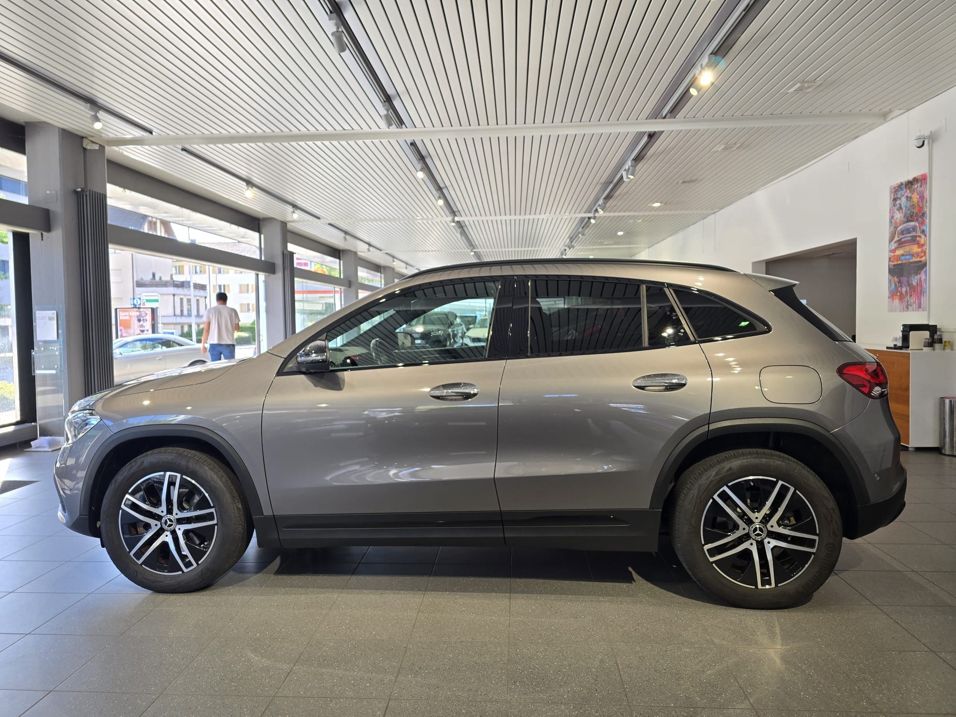 MERCEDES-BENZ GLA 250e Progressive 8G-DCT-image-7