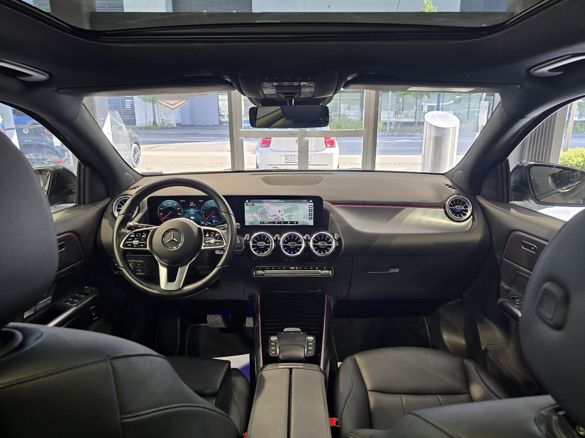 MERCEDES-BENZ GLA 250e Progressive 8G-DCT-image-8