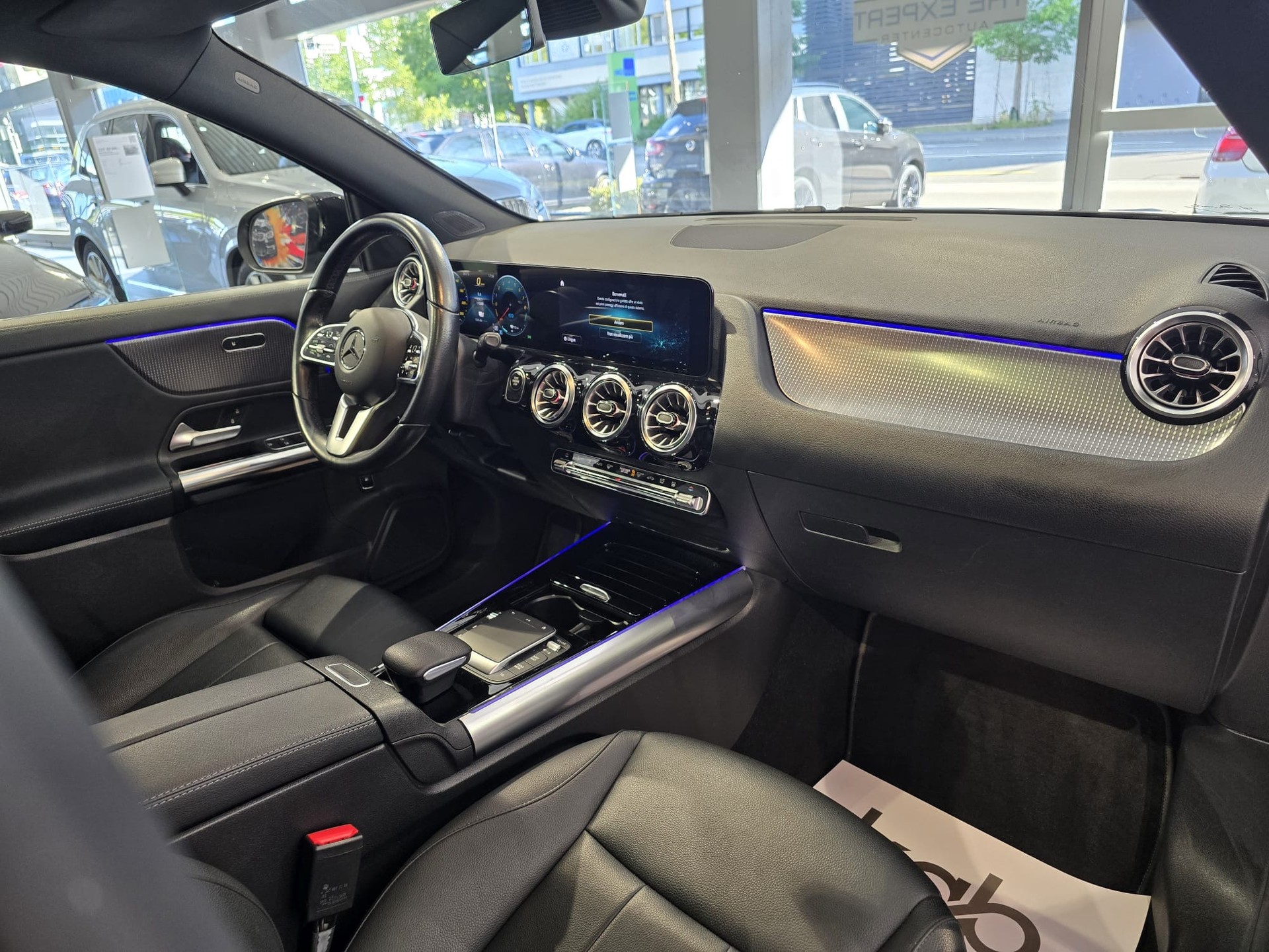 MERCEDES-BENZ GLA 250e Progressive 8G-DCT-image-20