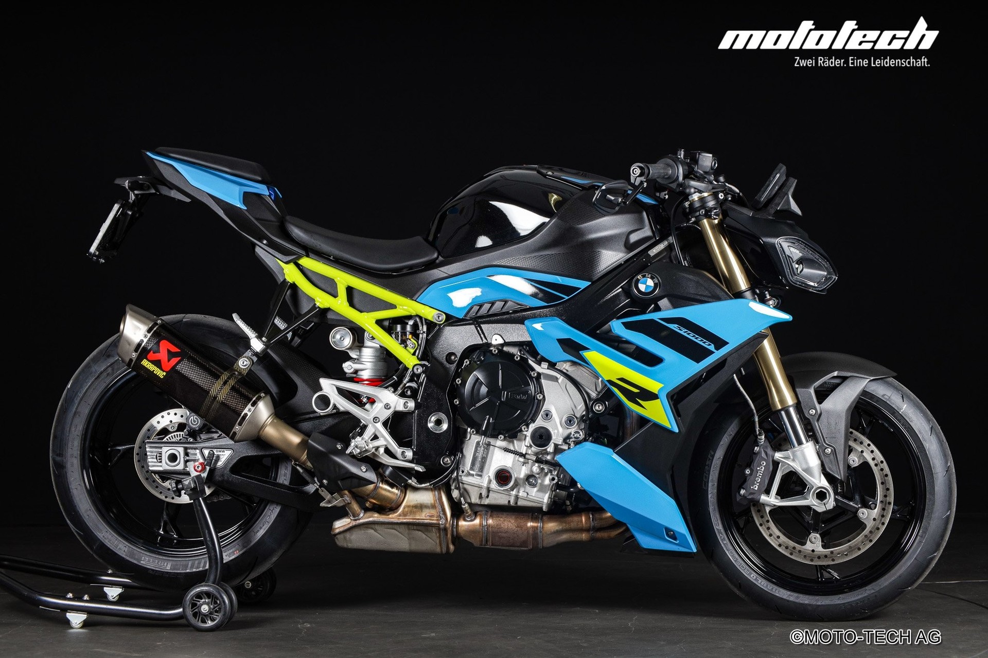 BMW S 1000 R AKRAPOVIC-showroom-element-1