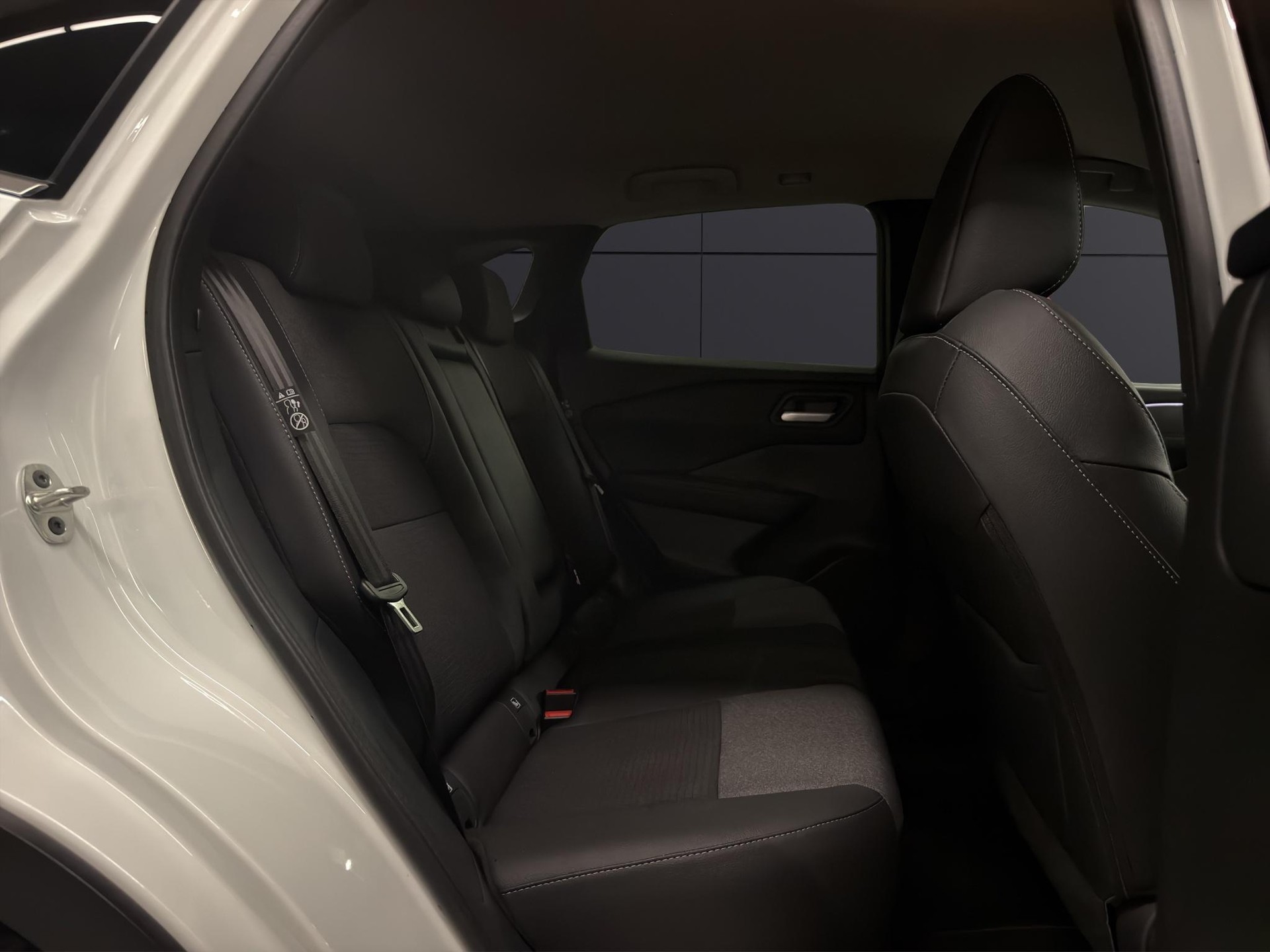 NISSAN Qashqai 1.3 DIG-T 158 N-Connecta-image-11