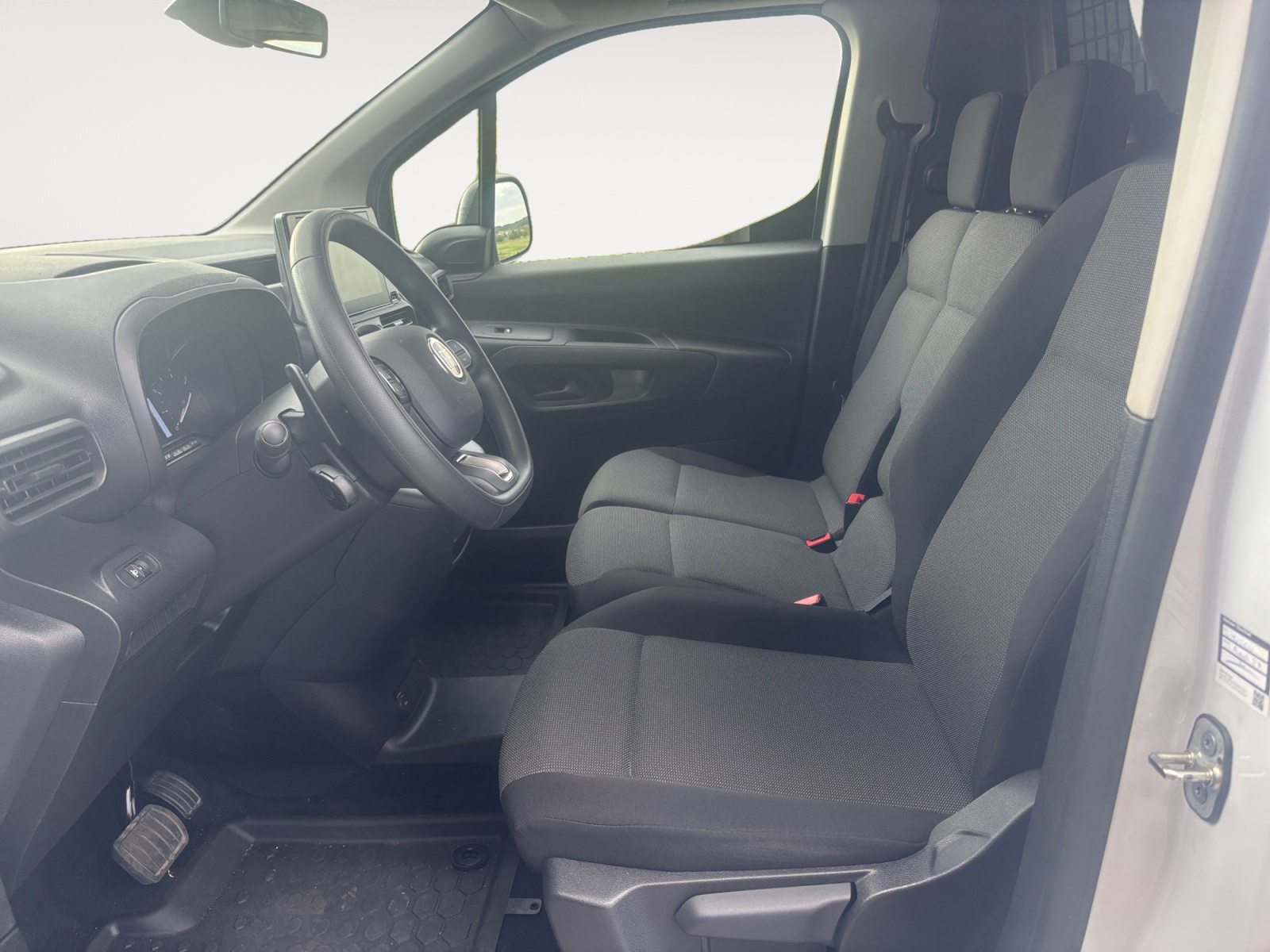 FIAT Doblo 1.5 BlueHDi L1 1000kg Swiss A-image-5