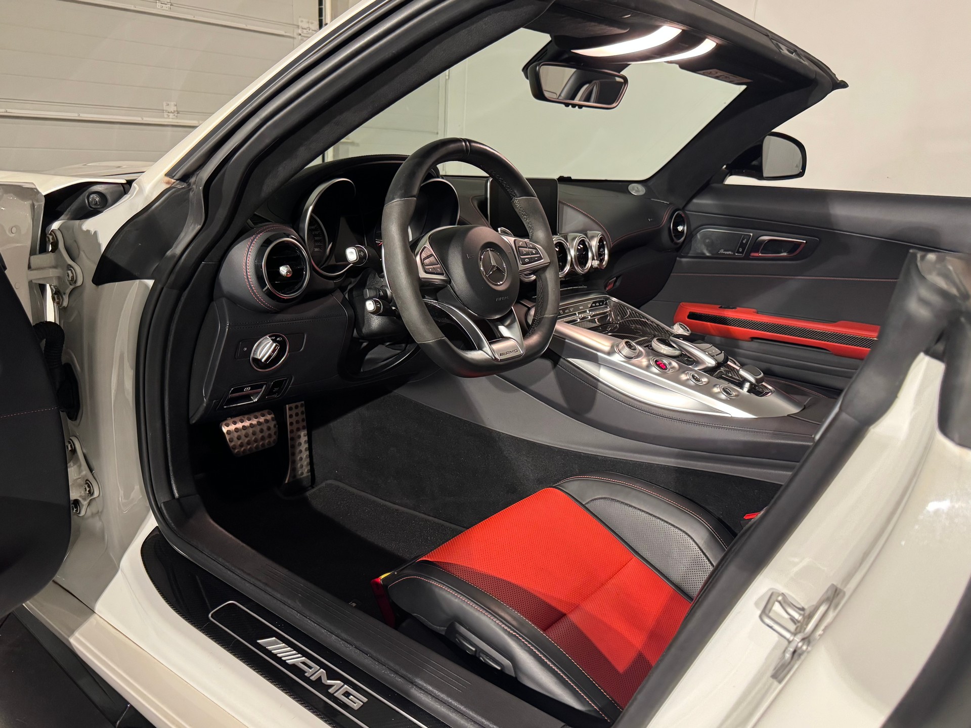 MERCEDES-BENZ AMG GT C Roadster Speedshift DCT-image-15