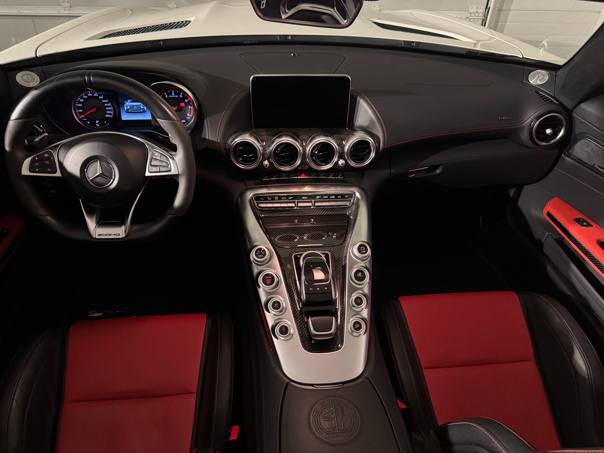 MERCEDES-BENZ AMG GT C Roadster Speedshift DCT-image-17