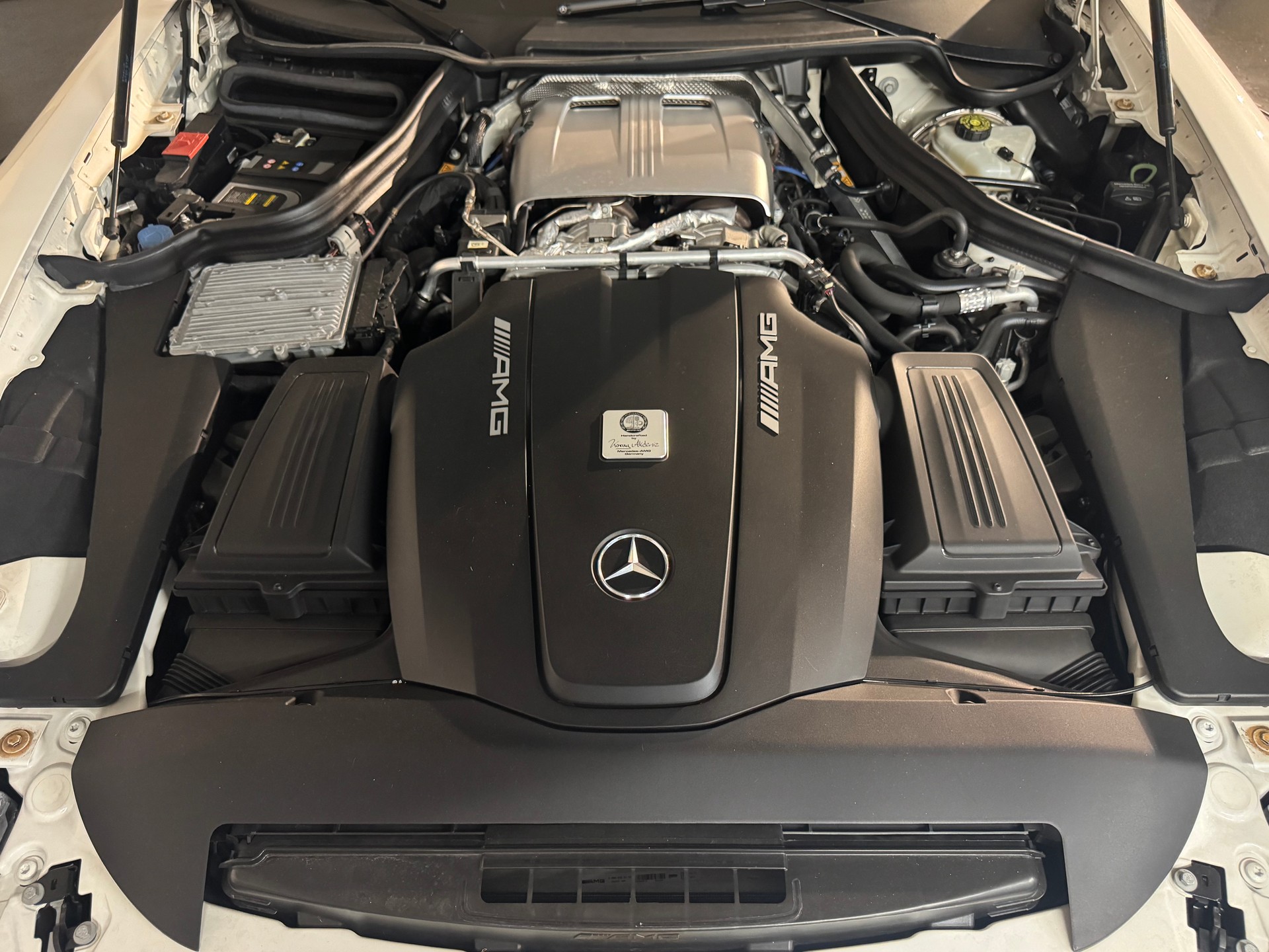 MERCEDES-BENZ AMG GT C Roadster Speedshift DCT-image-27