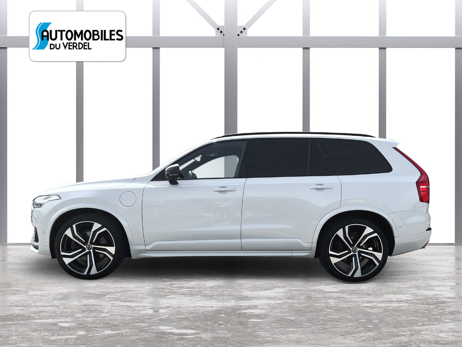 VOLVO XC90 2.0 T8 TE Ultimate Dark 7P. eAWD-showroom-element-3