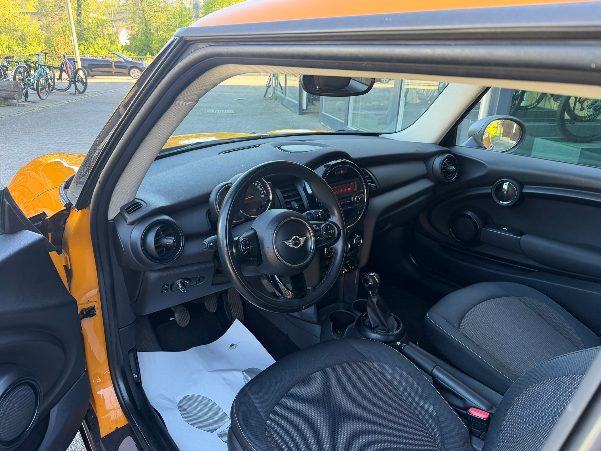 MINI One First Classic Edition-image-7