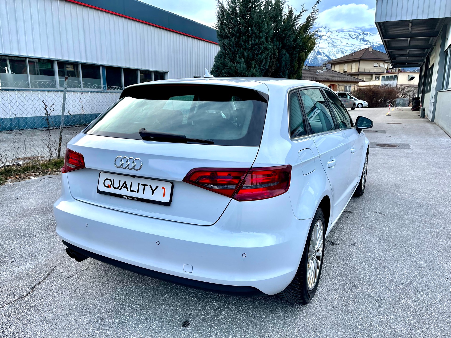 AUDI A3 Sportback 1.8 TFSI Attraction S-tronic-image-14