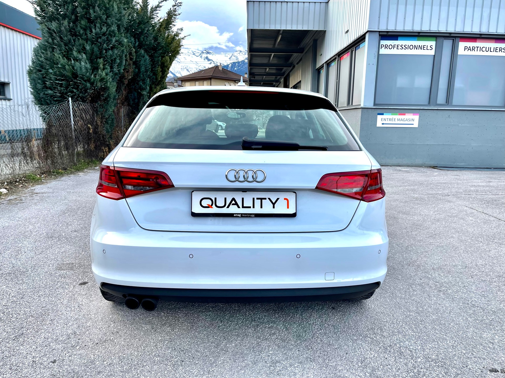 AUDI A3 Sportback 1.8 TFSI Attraction S-tronic-image-4