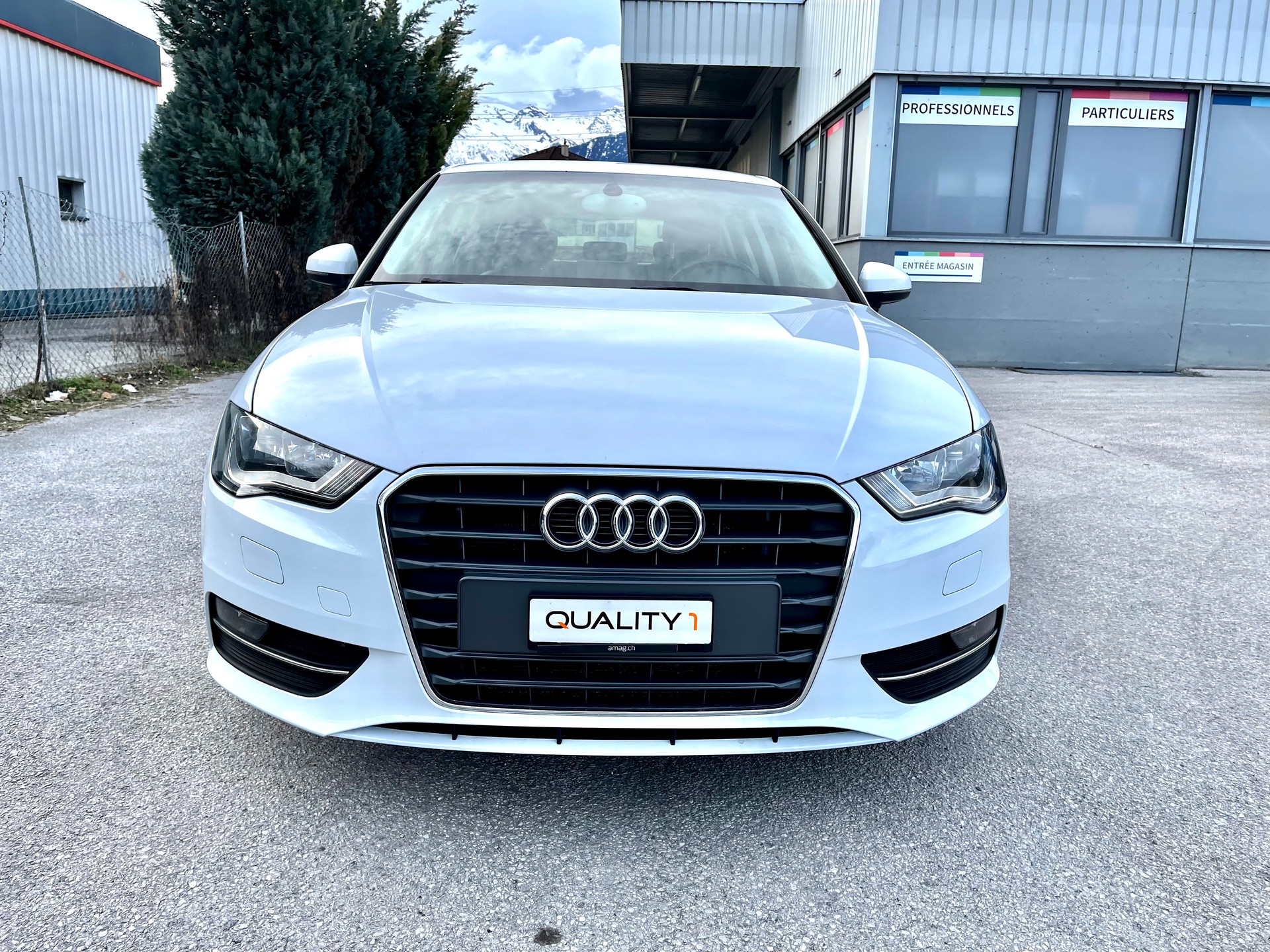 AUDI A3 Sportback 1.8 TFSI Attraction S-tronic-image-23