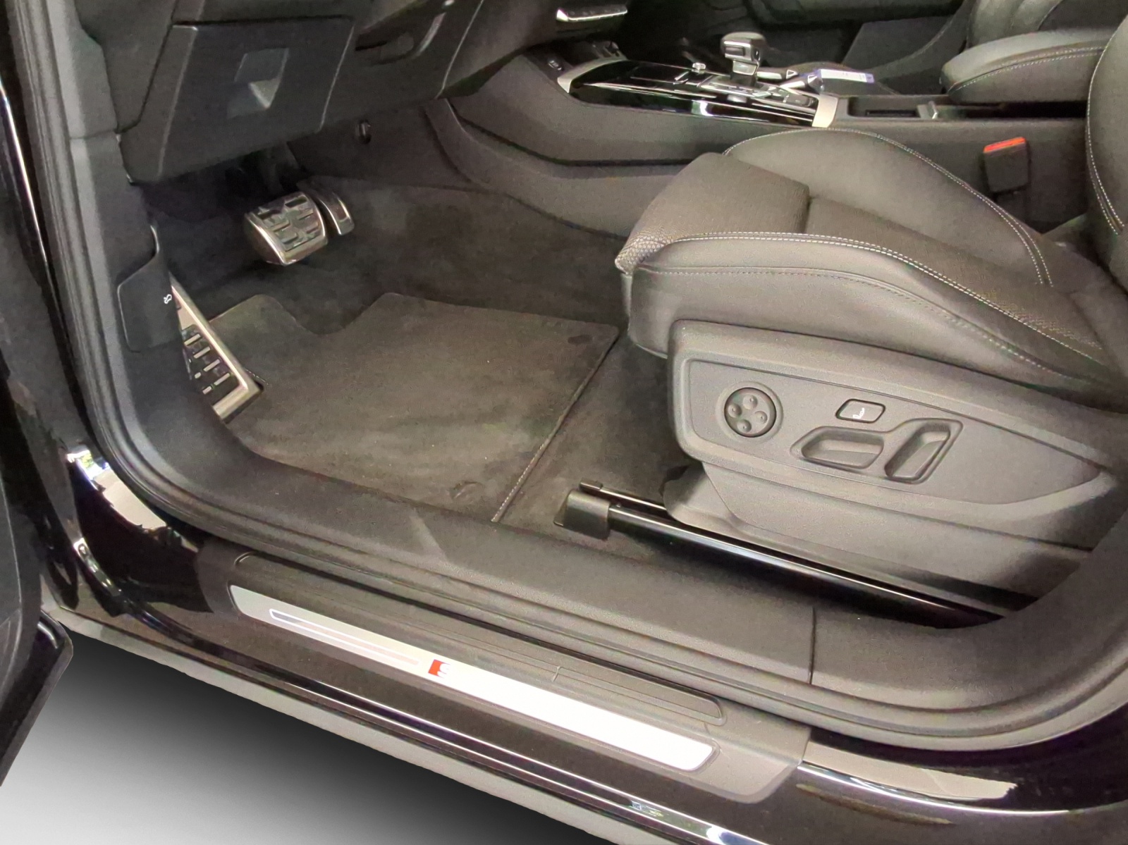 AUDI Q5 50 TDI S-line quattro tiptronic-image-15