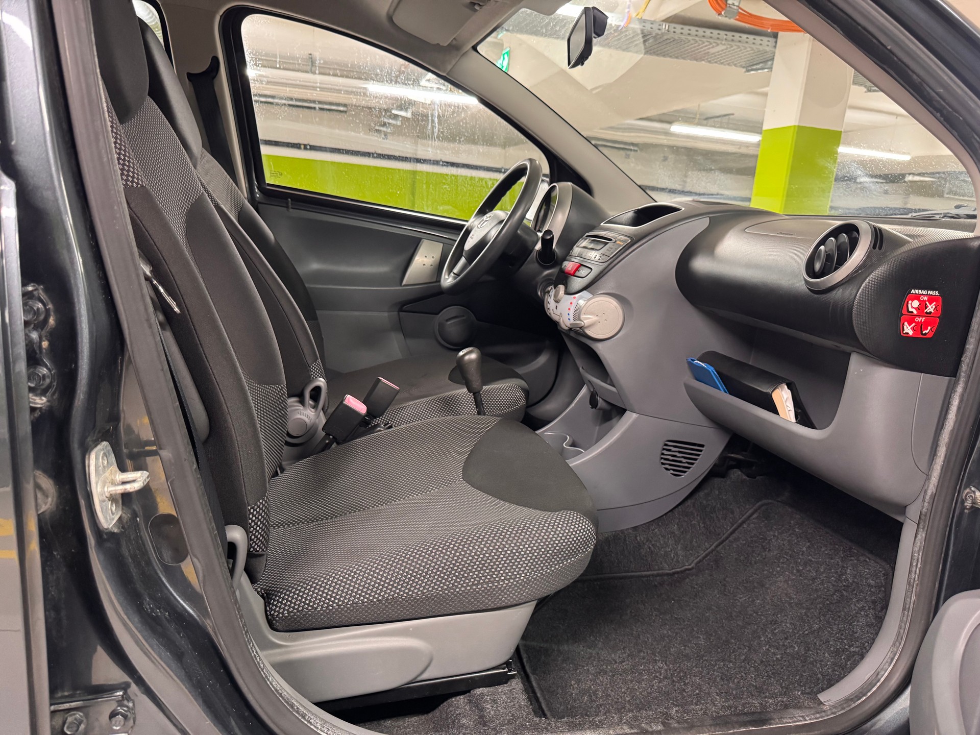 TOYOTA Aygo 1.0 Linea Sol-image-12