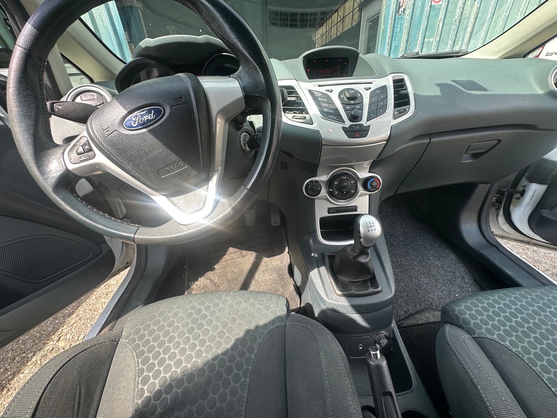 FORD Fiesta 1.6 16V Sport-image-8