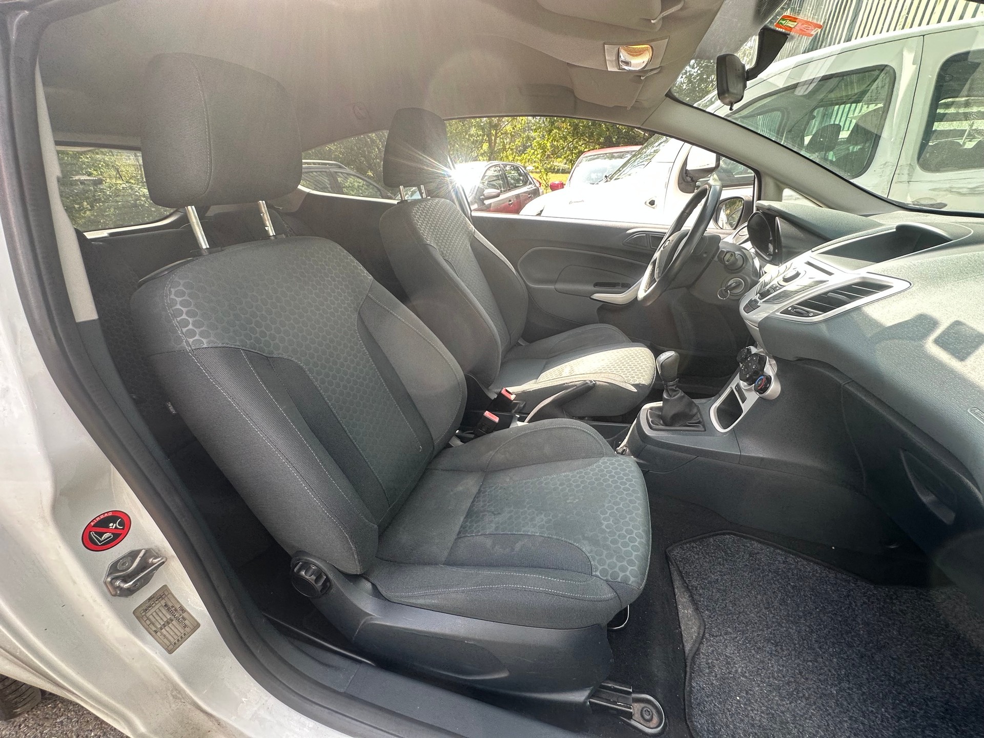 FORD Fiesta 1.6 16V Sport-image-6