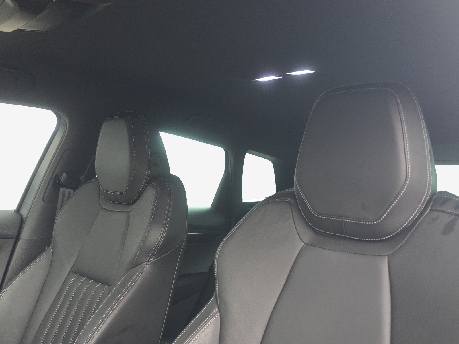 SKODA Karoq 2.0 TSI SportLine 4x4 DSG-image-15