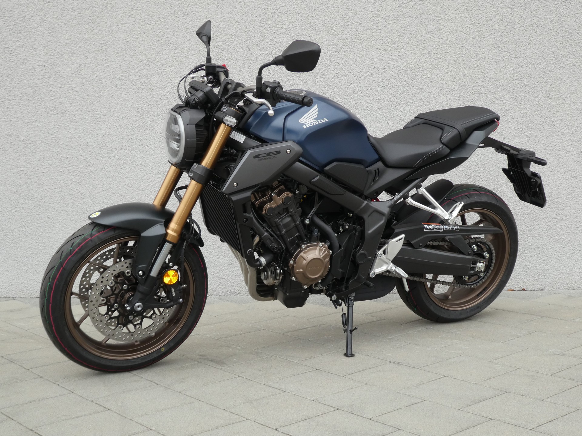 HONDA CB 650 R E-Clutch-showroom-element-1