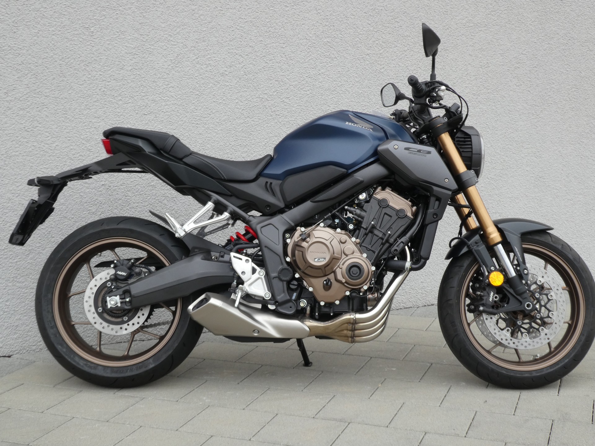 HONDA CB 650 R E-Clutch-showroom-element-3