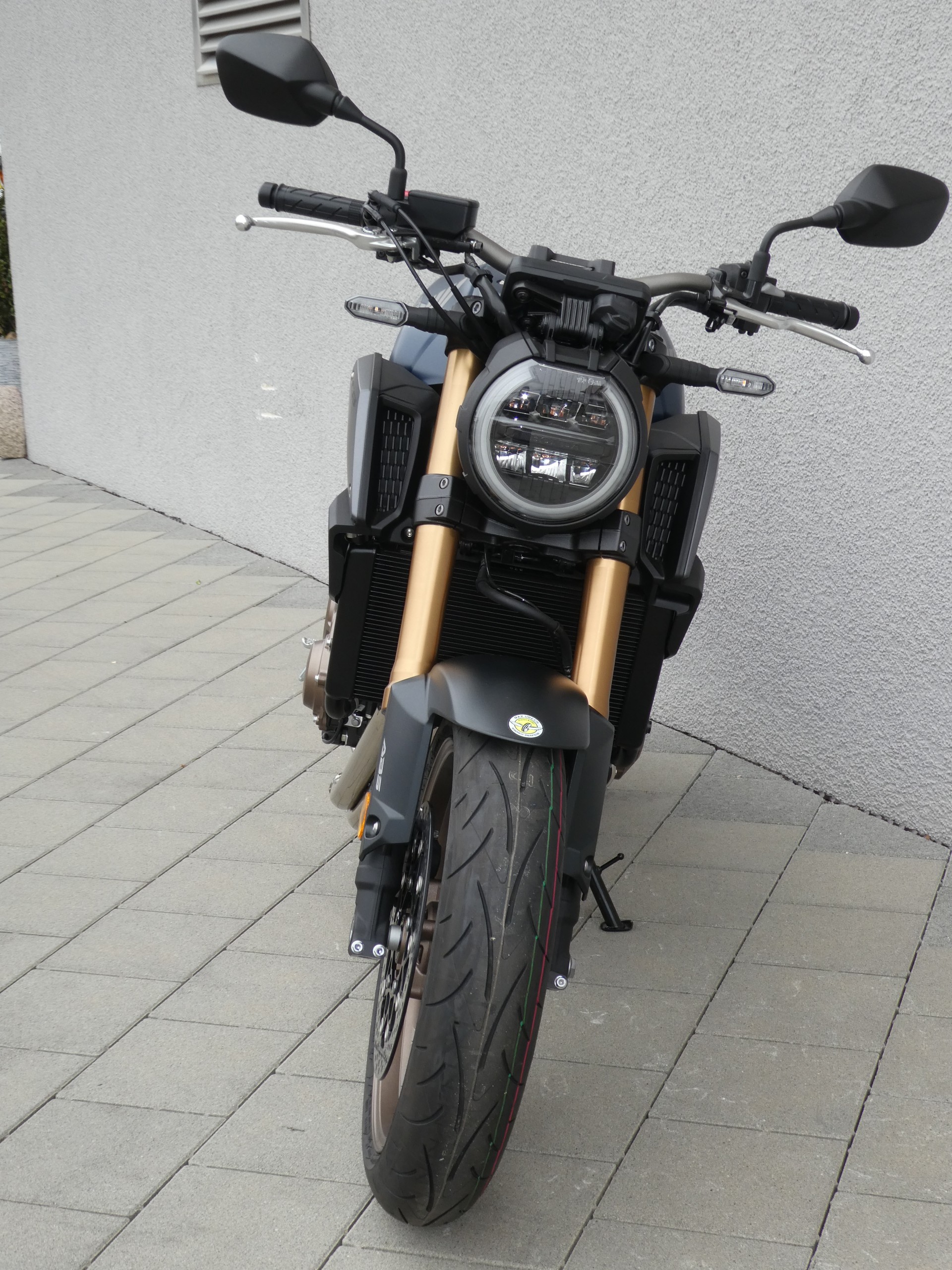 HONDA CB 650 R E-Clutch-showroom-element-2