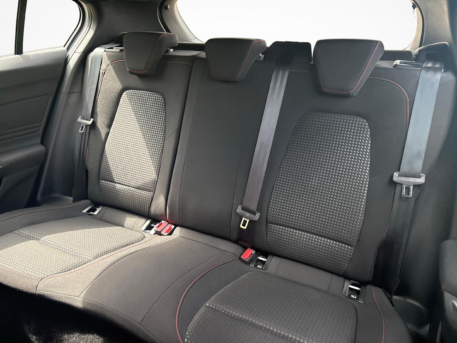 FORD Focus 1.0i EcoB Hybrid 155 ST-Line-image-11