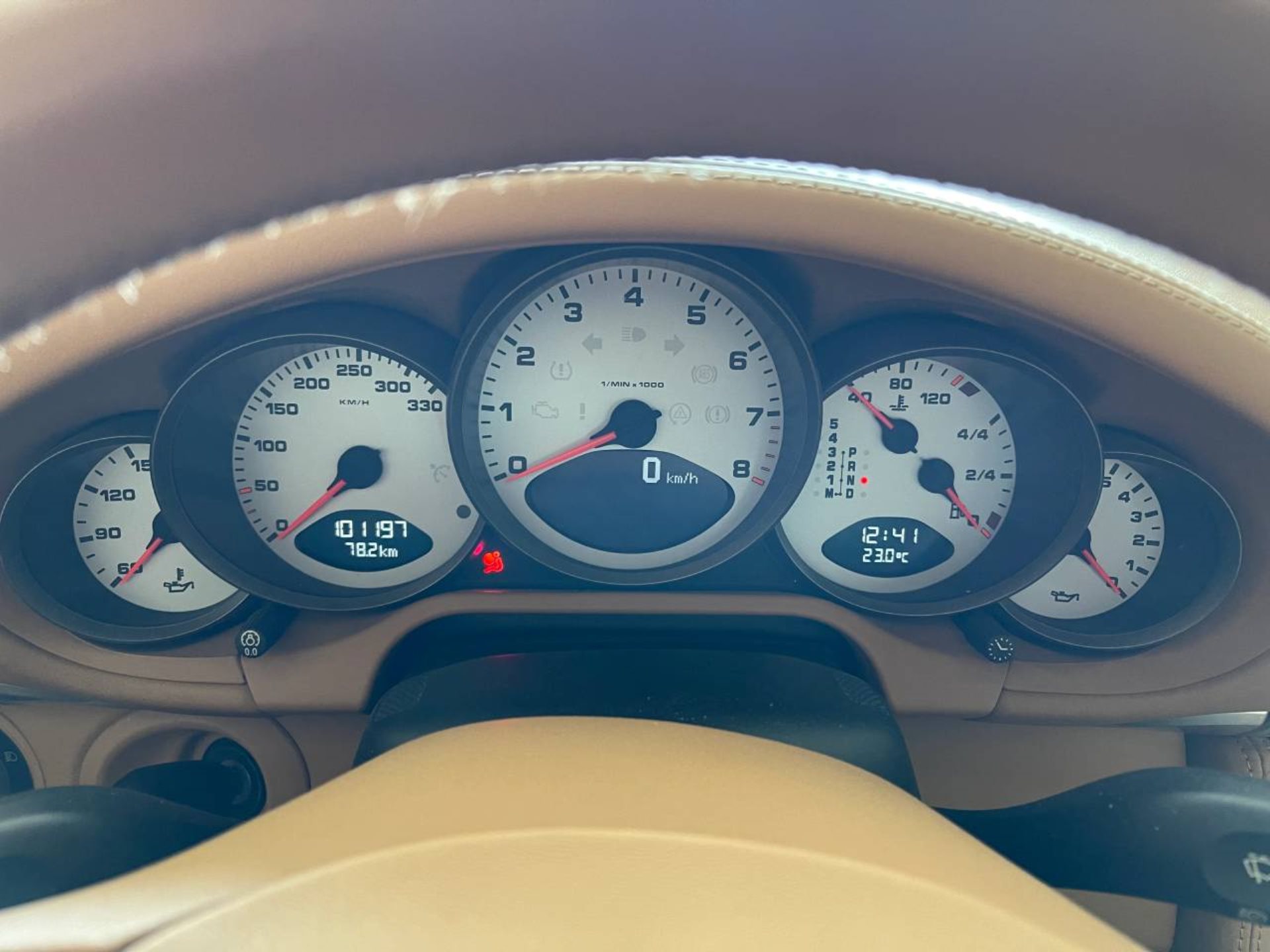 PORSCHE 911 Carrera 4S-image-21