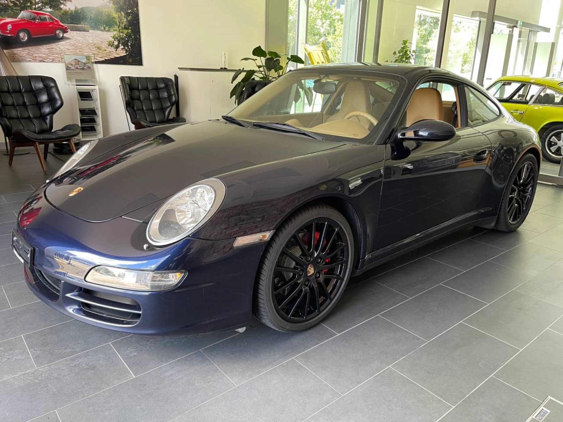 PORSCHE 911 Carrera 4S-image-15