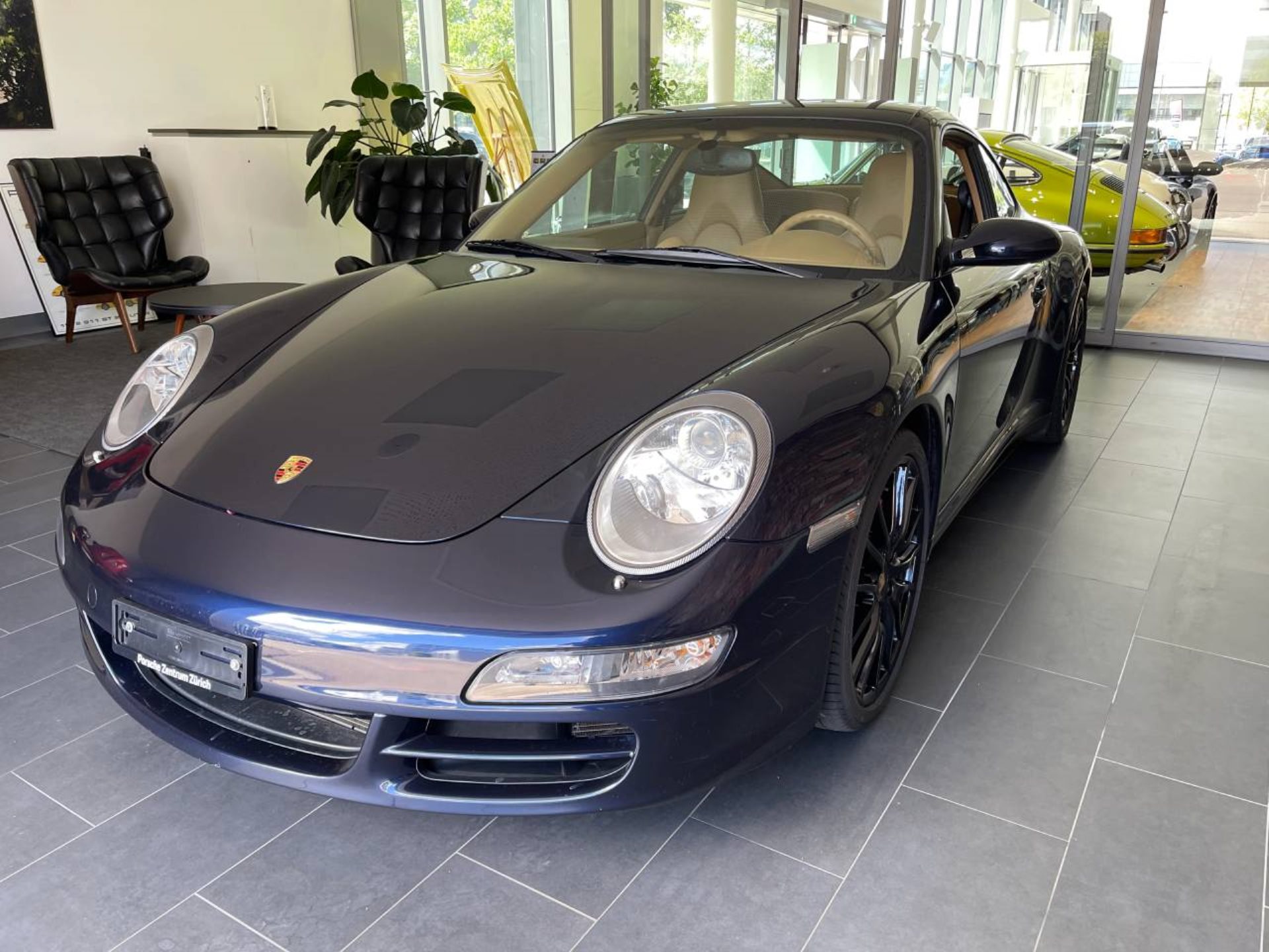 PORSCHE 911 Carrera 4S-image-11
