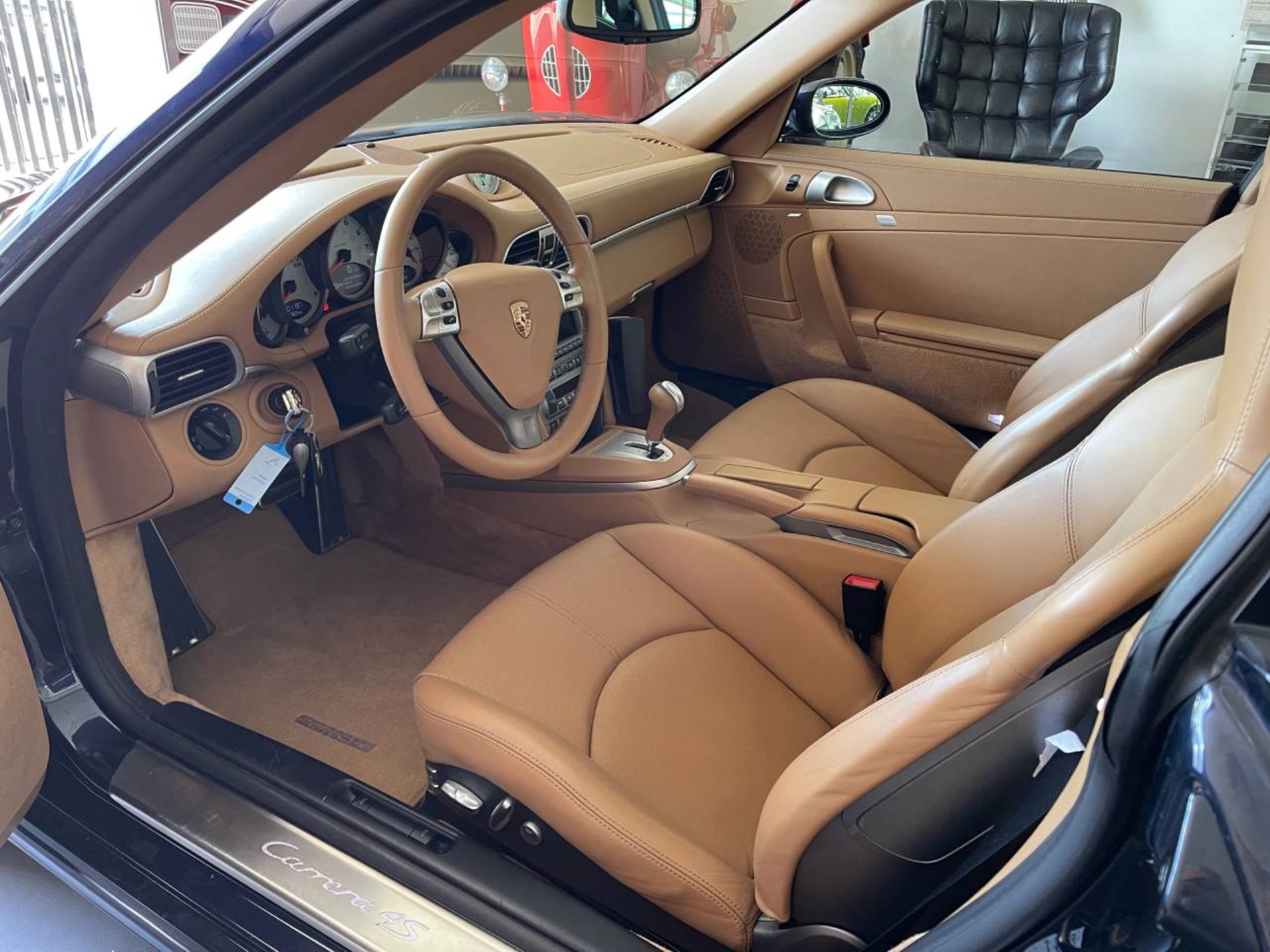PORSCHE 911 Carrera 4S-showroom-element-3